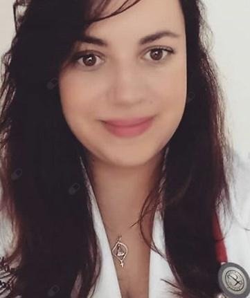 Dra. Caroline Cunha de Oliveira