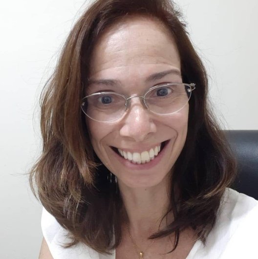 Dra. Loena Vasconcelos