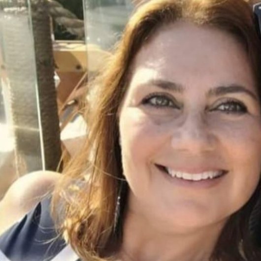 Prof. Cláudia Araújo Ribeiro Bastos