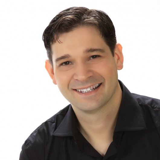Dr. Rodrigo Razzoto