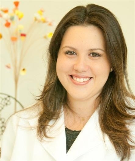 Dra. Clara Greidinger Campos Fernandes