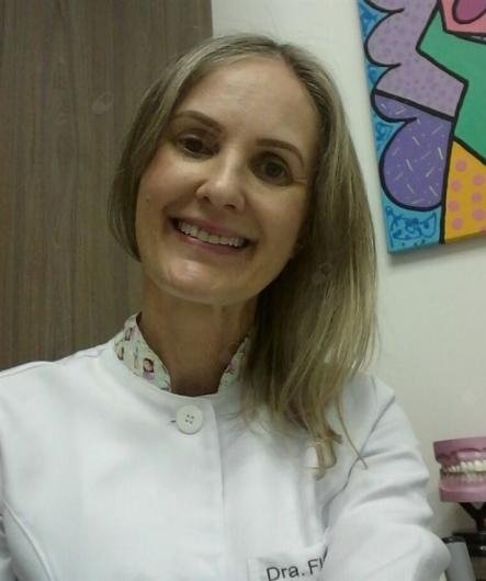 Dra. Flavia Narloch