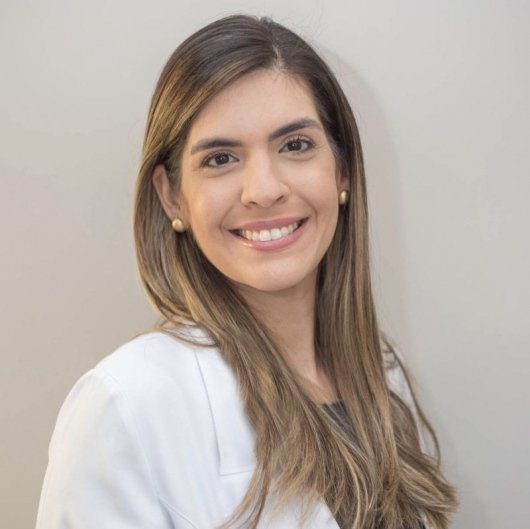 Dra. Evelin Cavalcante