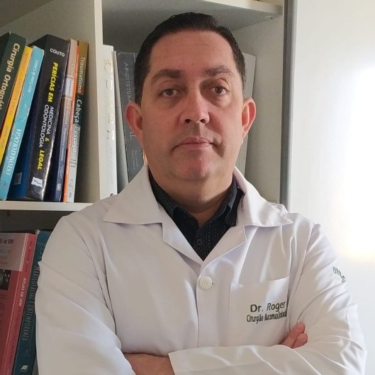 Dr. Roger Castanharo