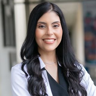Dra. Amanda Dias