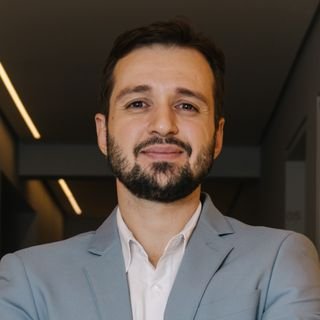 Dr. Fernando Loyola