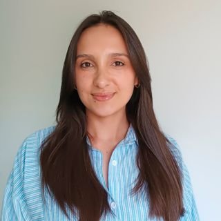 Dra. Karine Santos de Azevedo