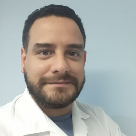 Dr. Adriano Ribeiro Vieira