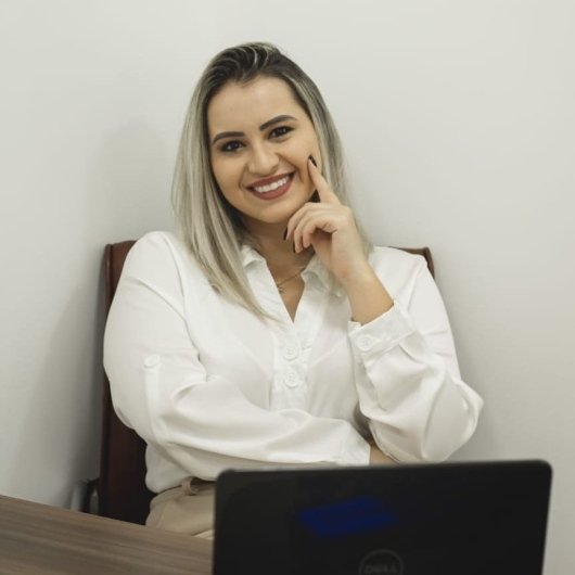 Dra. Júlia Duran