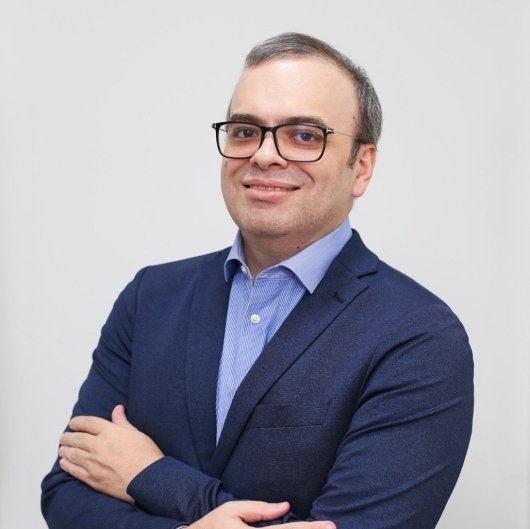 Dr. Isaac Secundo