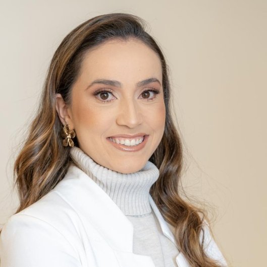 Dra. Júlia Mourão
