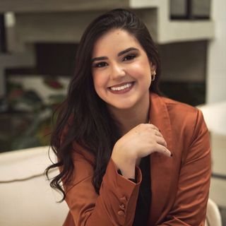 Dra. Lorrane Campidelli