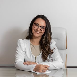Dra. Lara Luz de Miranda Silva
