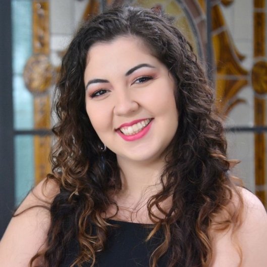 Dra. Pâmela Oliveira