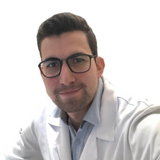 Dr. Vítor Pitombeira