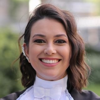 Dra. Thais Hain