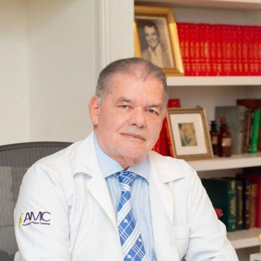 Dr. Carlos Juaçaba