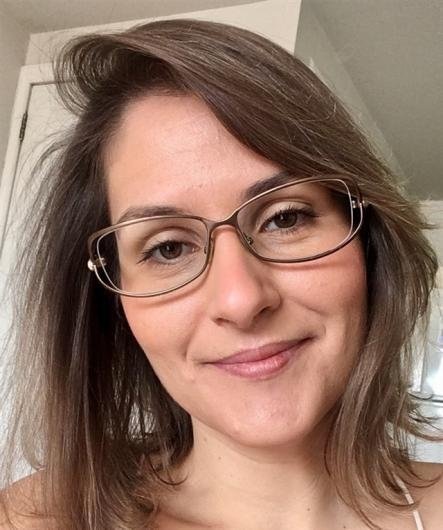 Dra. Flávia Paris Scalabrin