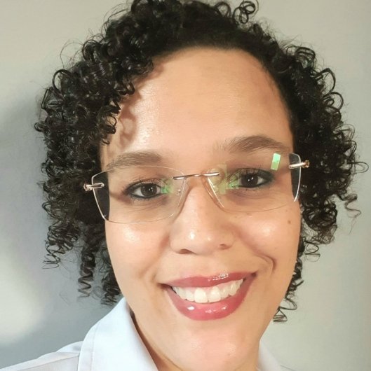 Dra. Thaís De Santana Loução