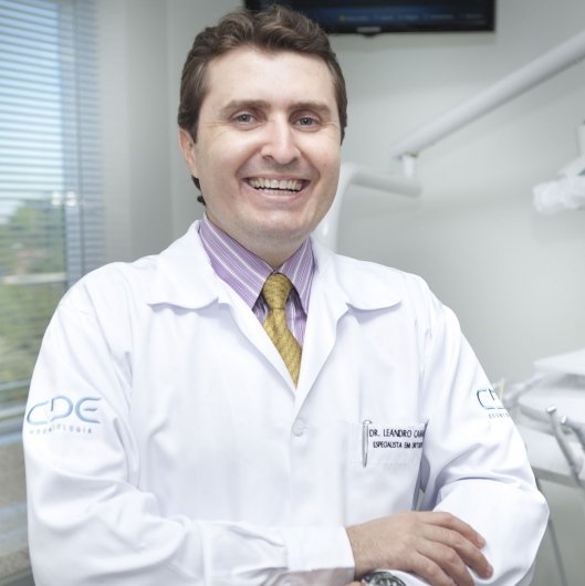 Dr. Leandro Camargo Chaves
