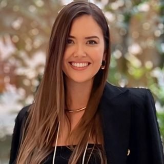 Dra. Gabriella Lopes