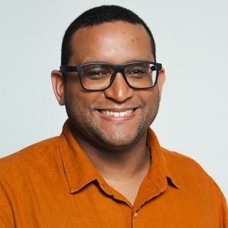 Robson R Mendonça