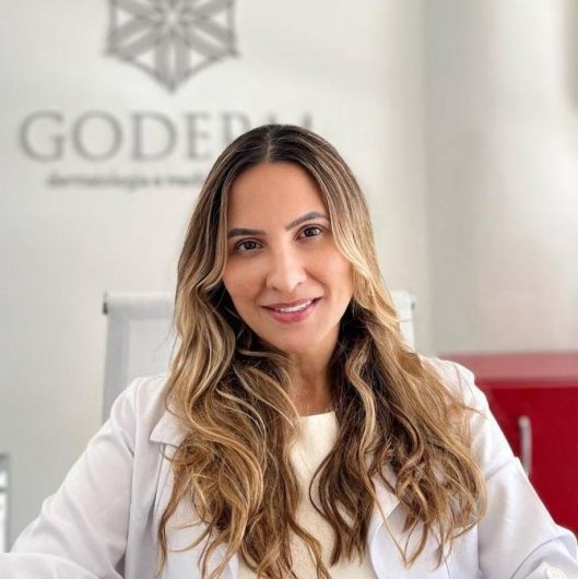 Dra. Adriane Gomes