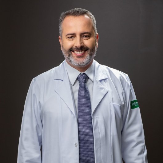 Dr. Gustavo Ribeiro Neves