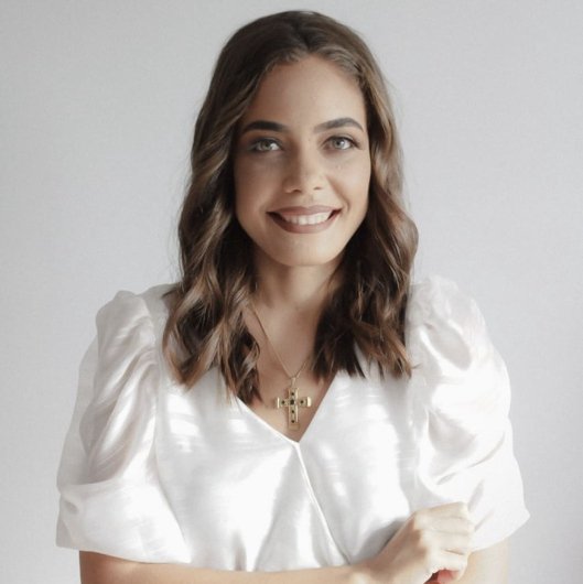 Dra. Yasmin Freitas