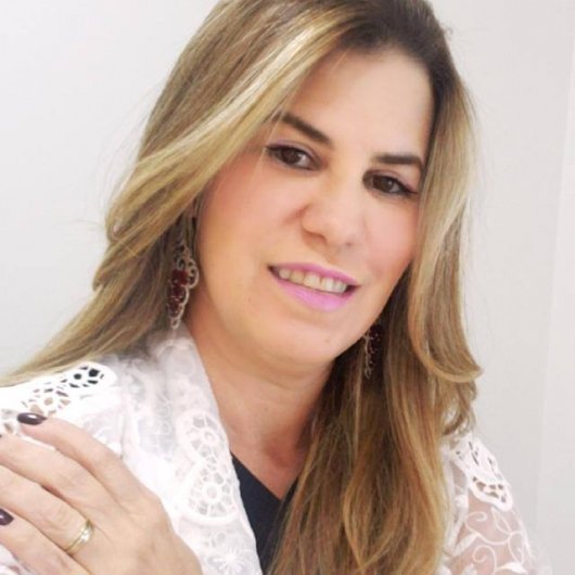 Dra. Adriana Batista