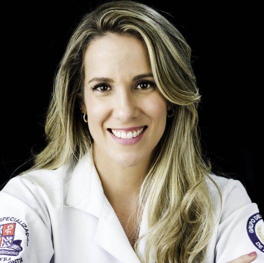 Dra. Thais Cavalcanti Chinelli