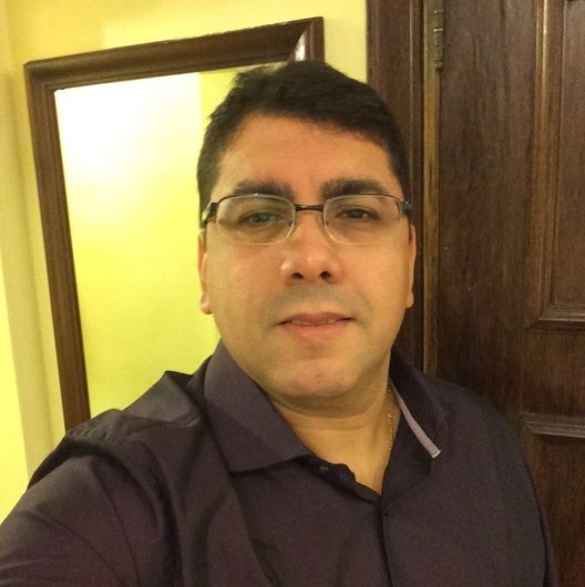 Dr. Carlos Eduardo Lopes da Silva