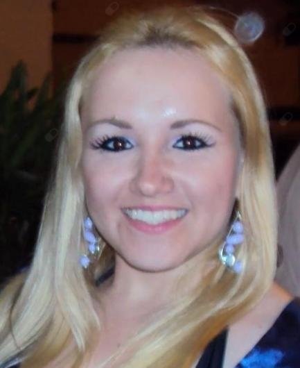 Dra. Adriana Mozel