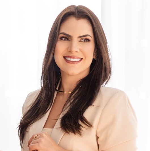 Dra. Livia De Souza Mota