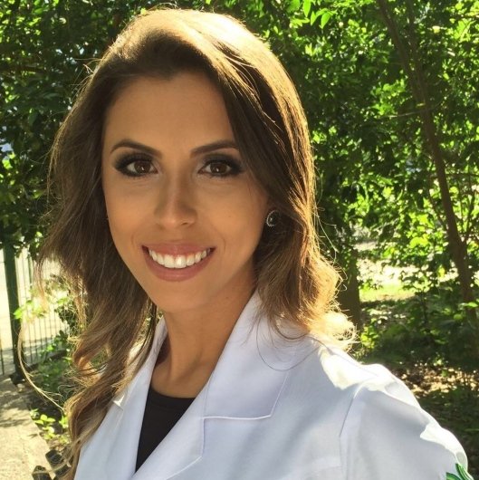 Dra. Giovana Fagundes Piccoli