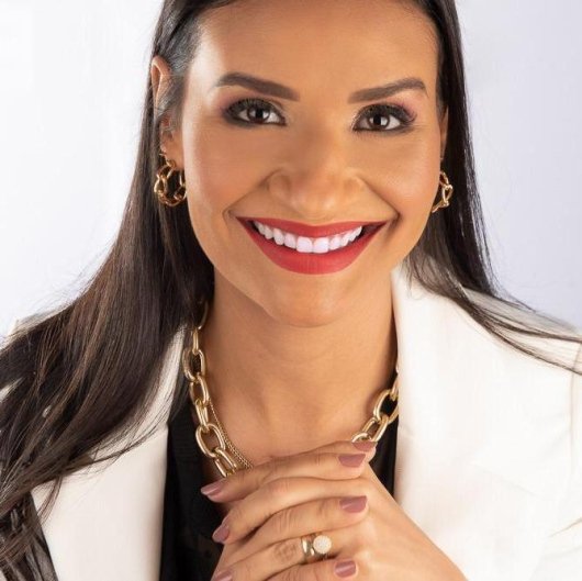 Dra. Claudiene Oliveira