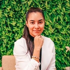 Dra. Lorena Rebello