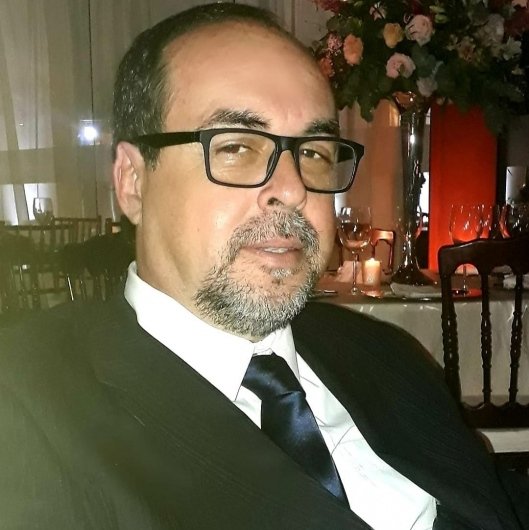 Dr. Carlos Azeredo