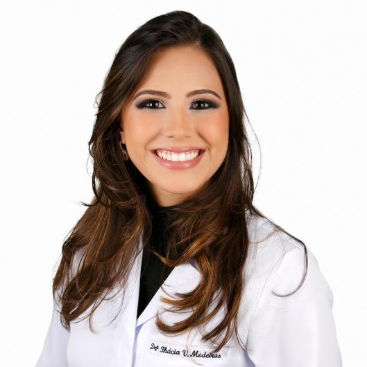 Dra. Thacia Medeiros