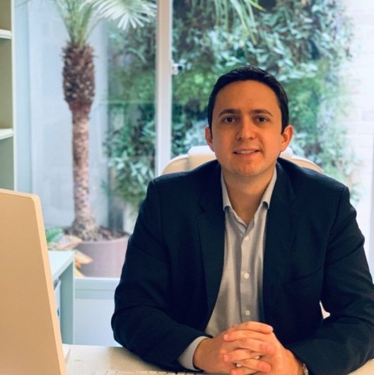 Dr. Fabio Caparroz