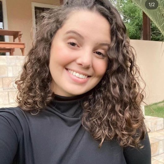 Larissa Colombo Herreira