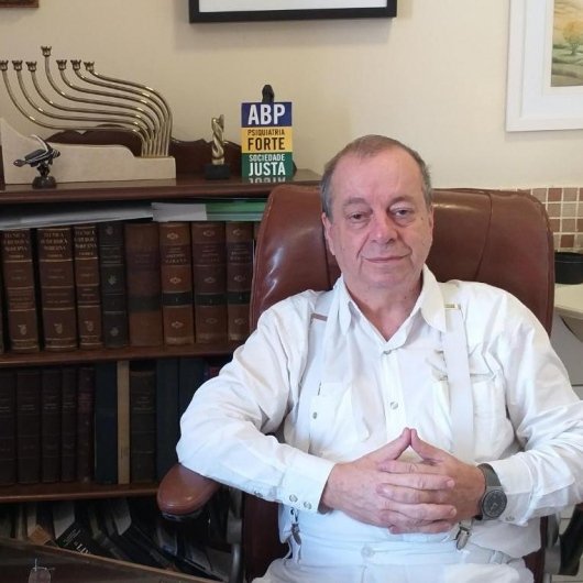 Dr. Moacyr Bustamante