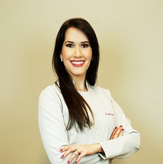Dra. Thais Erance De Oliveira