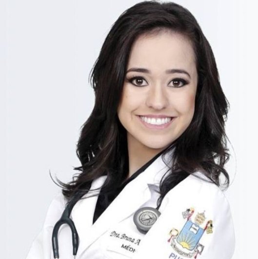 Dra. Bruna Arrais Dias