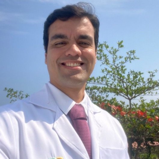 Dr. Carlos Alexandre de Oliveira
