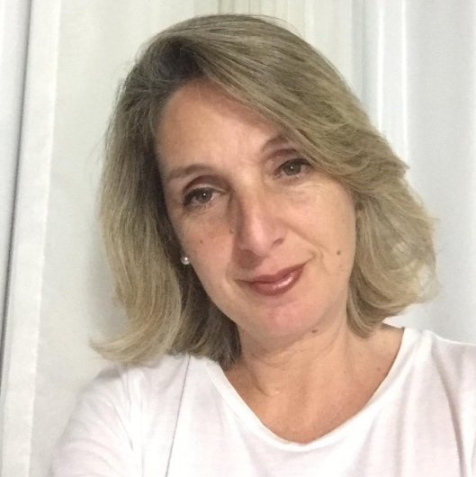 Prof. Isabela Andrade Vidal
