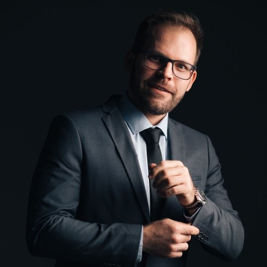 Dr. Adriano Gasparin