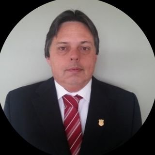 Dr. Carlos Mauricio Maccare