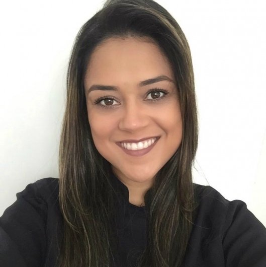 Dra. Larissa Gonçalves Rodrigues Dobuchak