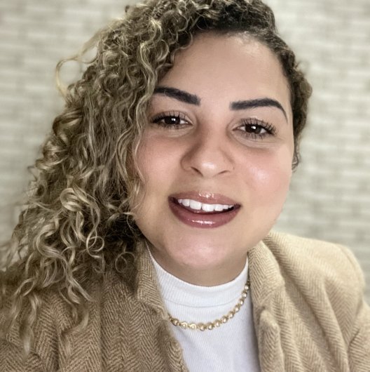 Dra. Nicole Freire